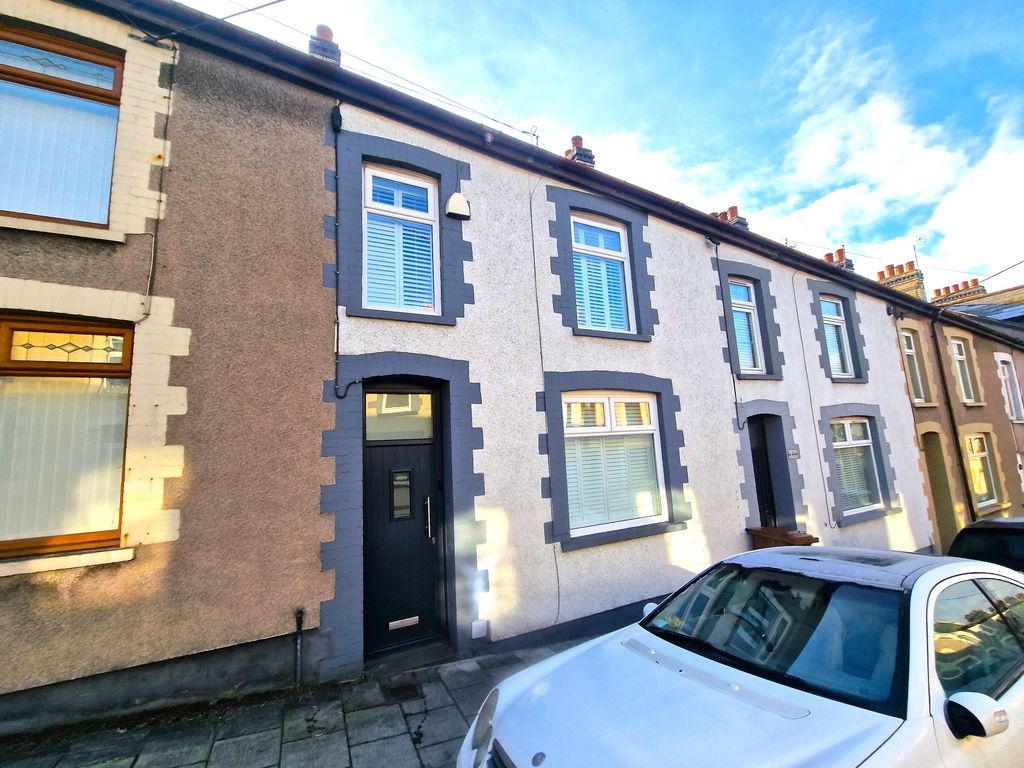 3 bed terraced house for sale in Fairview, Blackwood NP12, £157,995