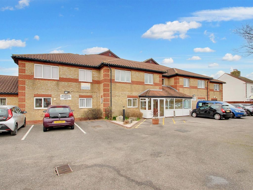 1 bed flat for sale in Amberley Court, Freshbrook Road, Lancing BN15, £120,000