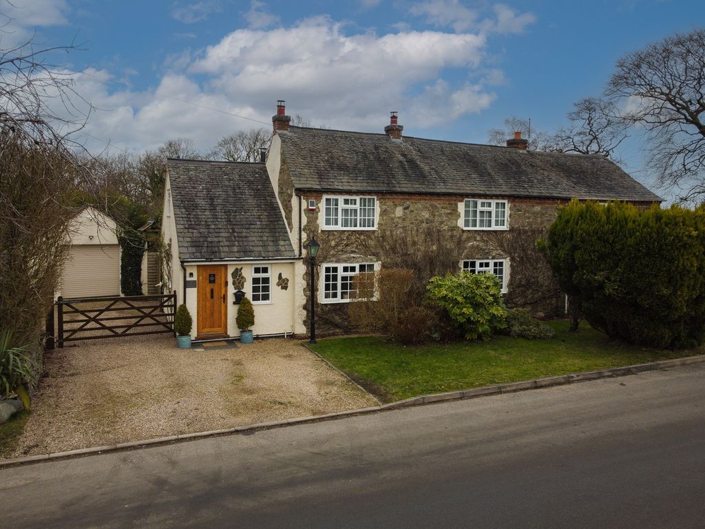 3 bed cottage for sale in Ashby Road, Markfield LE67, £500,000