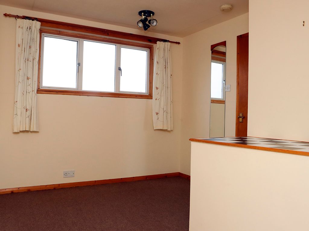 4 bed semi-detached house to rent in Eden Road, Ipswich IP4, £1,350 pcm