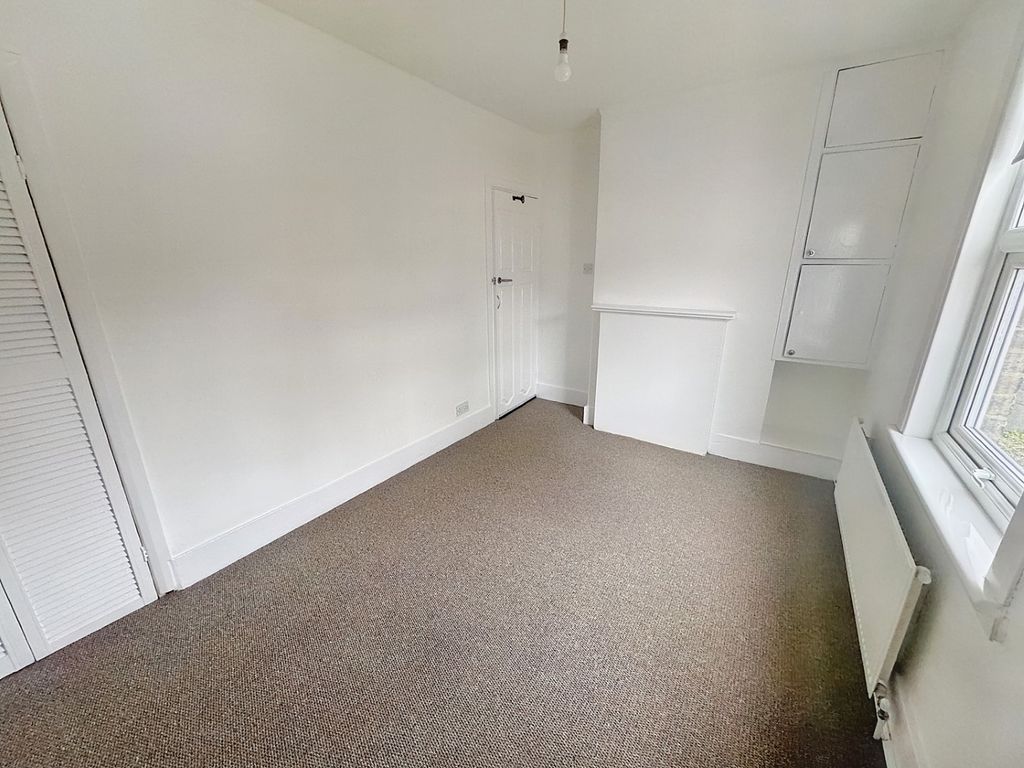 2 bed property to rent in Broxbourne Road, Forest Gate E7, £1,900 pcm