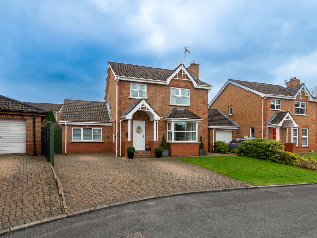 4 bed detached house for sale in 32 Lord Warden