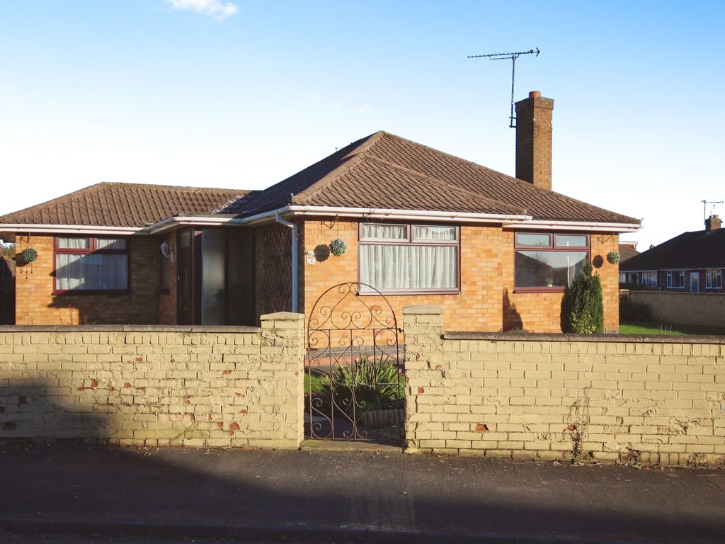 2 bed bungalow for sale in Smith Street, Bedworth CV12, £315,000
