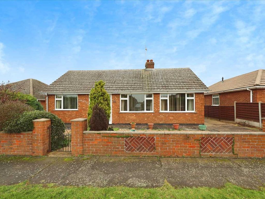 2 bed bungalow for sale in Rowan Road, Waddington, Lincoln LN5, £210,000