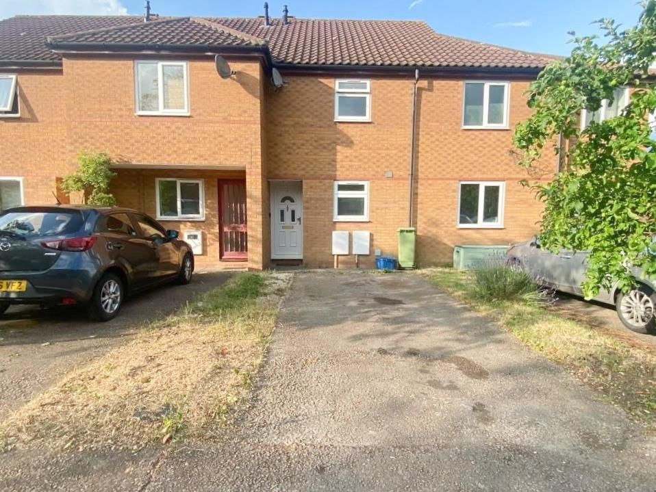 2 bed terraced house for sale in Washfield, Furzton, Milton Keynes MK4, £289,000