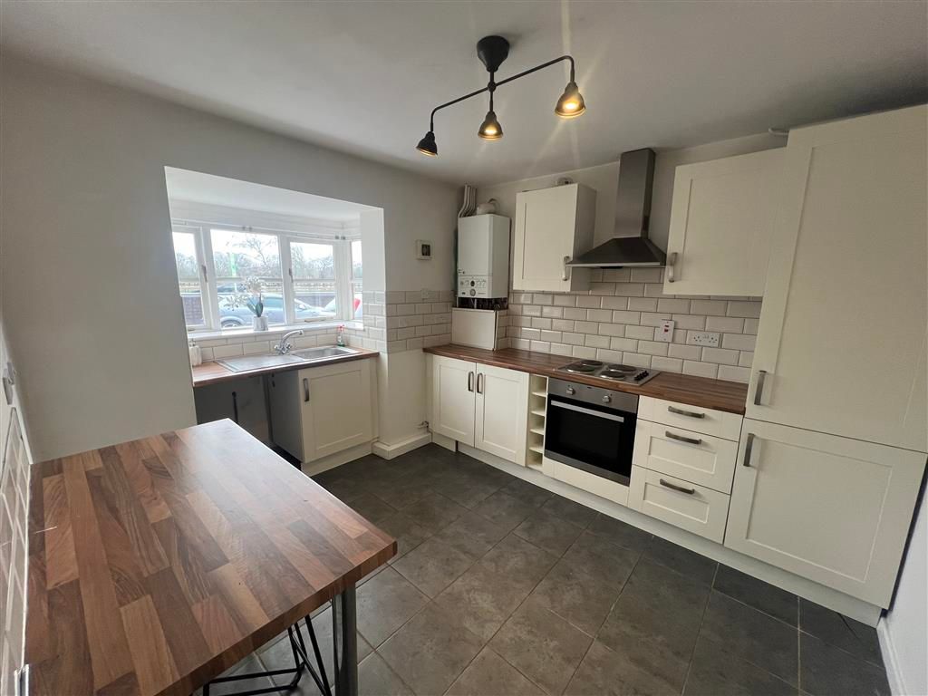 2 bed property to rent in Burton Road, Alrewas, Burton-On-Trent DE13, £1,000 pcm
