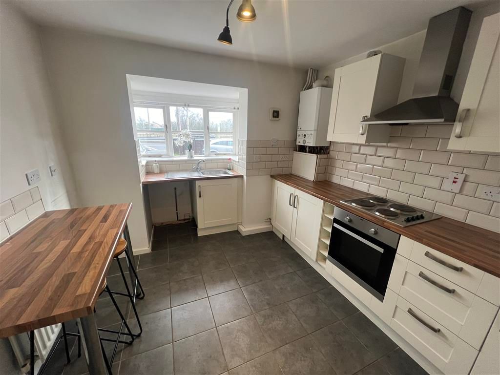 2 bed property to rent in Burton Road, Alrewas, Burton-On-Trent DE13, £1,000 pcm