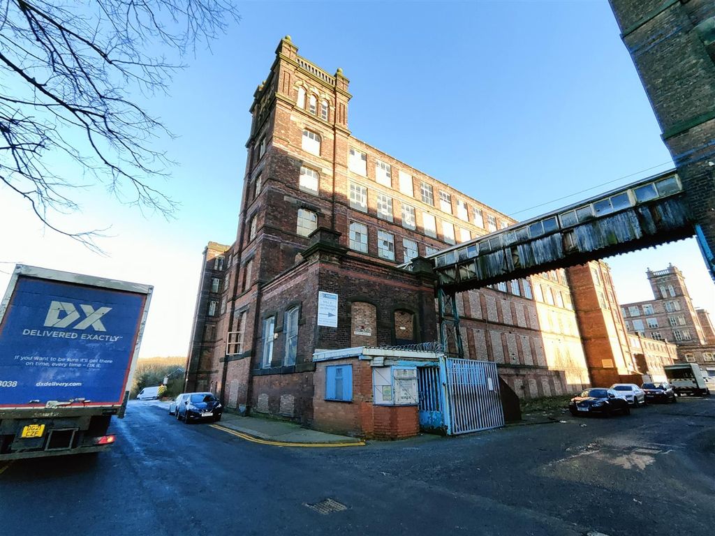 Warehouse to let in Mutual Mills, Aspinall Street, Heywood OL10, £86,120 pa