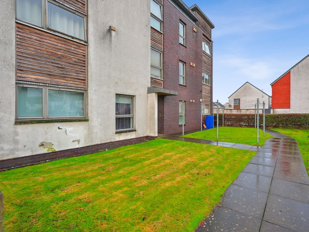 2 bed flat for sale in Weir Street, Stirling, Stirlingshire FK8, £135,000