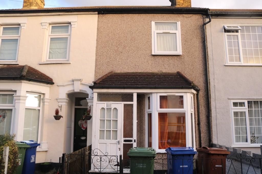 2 bed terraced house for sale in Salisbury Road, Grays RM17, £240,000