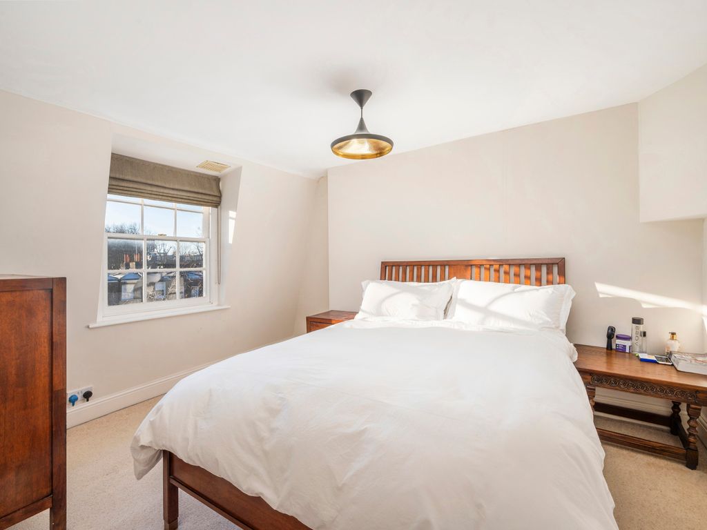 2 bed flat for sale in Barnsbury Street, Barnsbury N1, £925,000
