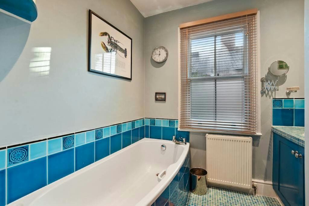 3 bed terraced house for sale in Archway Road, London N6, £995,000