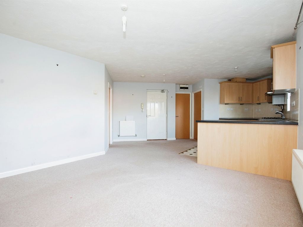 1 bed flat for sale in Creswell Place, Cawston, Rugby CV22, £120,000