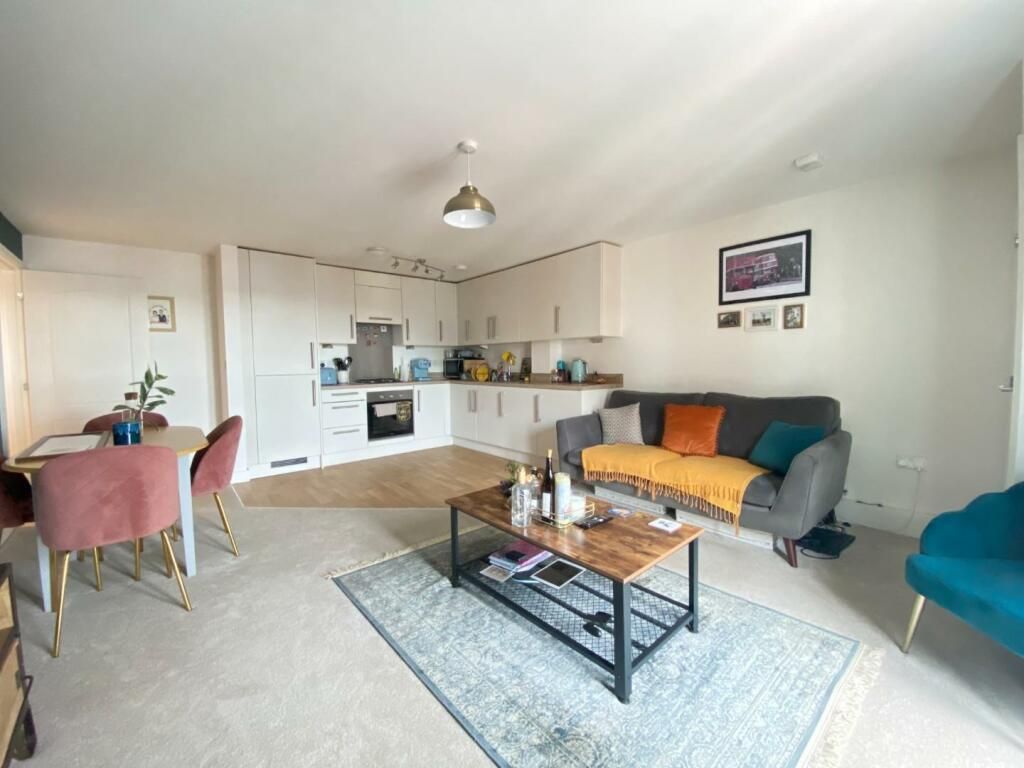 1 bed flat for sale in Temple Court, Wakefield WF1, £97,000