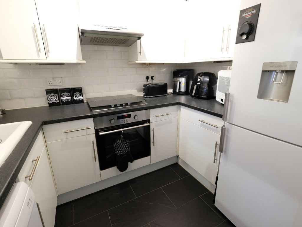 2 bed terraced house for sale in Vicarage Road, Marchwood SO40, £235,000