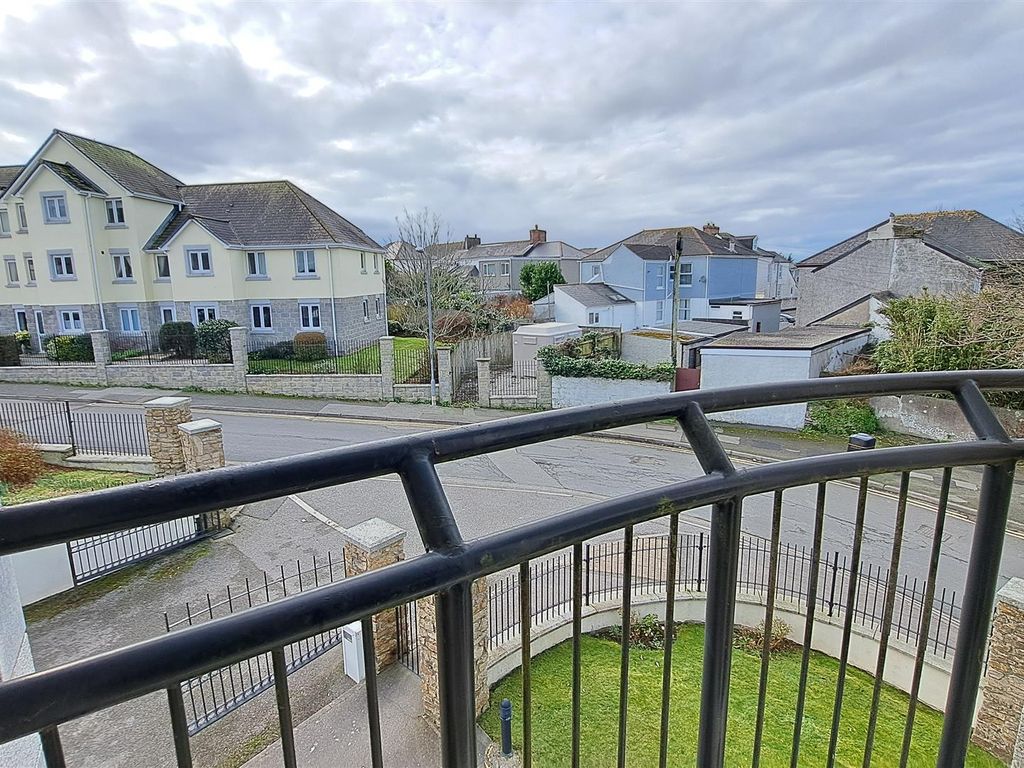 1 bed flat for sale in Carn Brea Court, Trevithick Road, Camborne TR14, £130,000