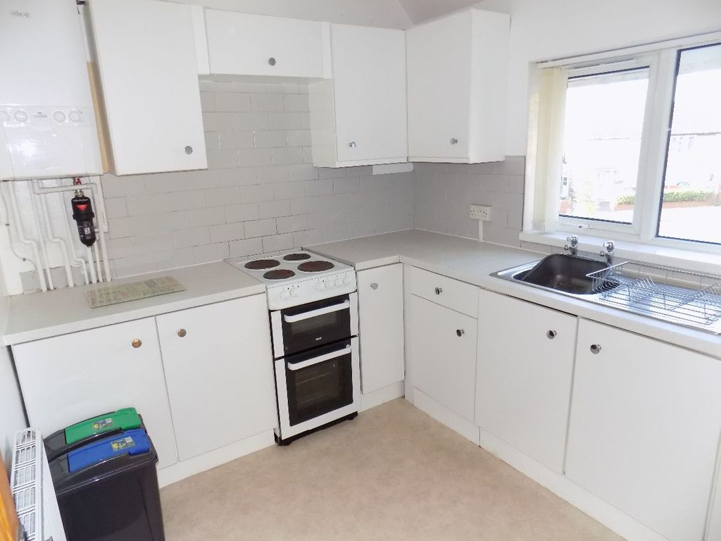 1 bed flat to rent in Tiled House Lane, Brierley Hill DY5, £600 pcm