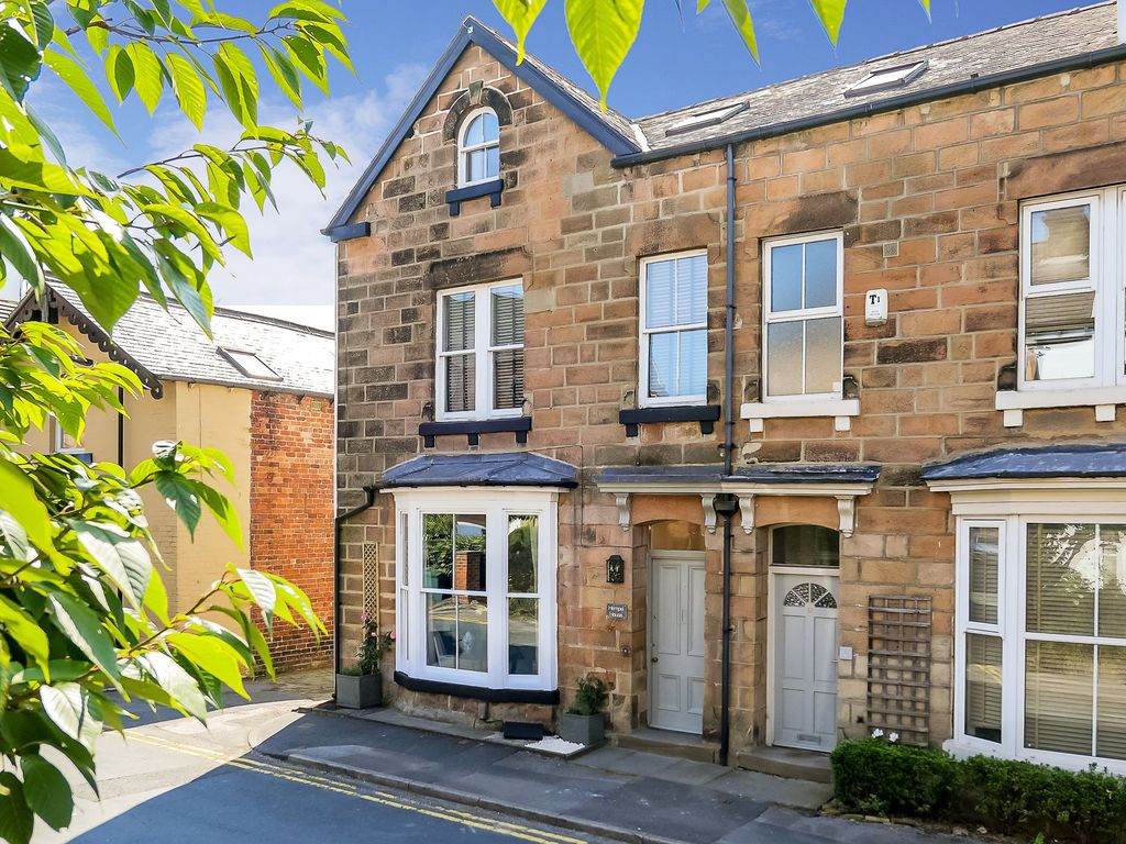 4 bed terraced house for sale in Robert Street, Harrogate HG1, £585,000