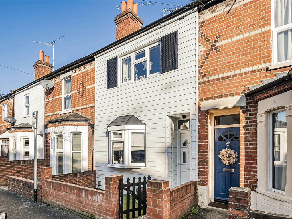 2 bed terraced house for sale in Dorset Street, Reading RG30, £299,950