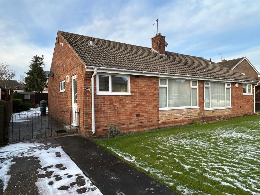 2 bed semi-detached bungalow to rent in Eastway, Eastfield, Scarborough YO11, £795 pcm