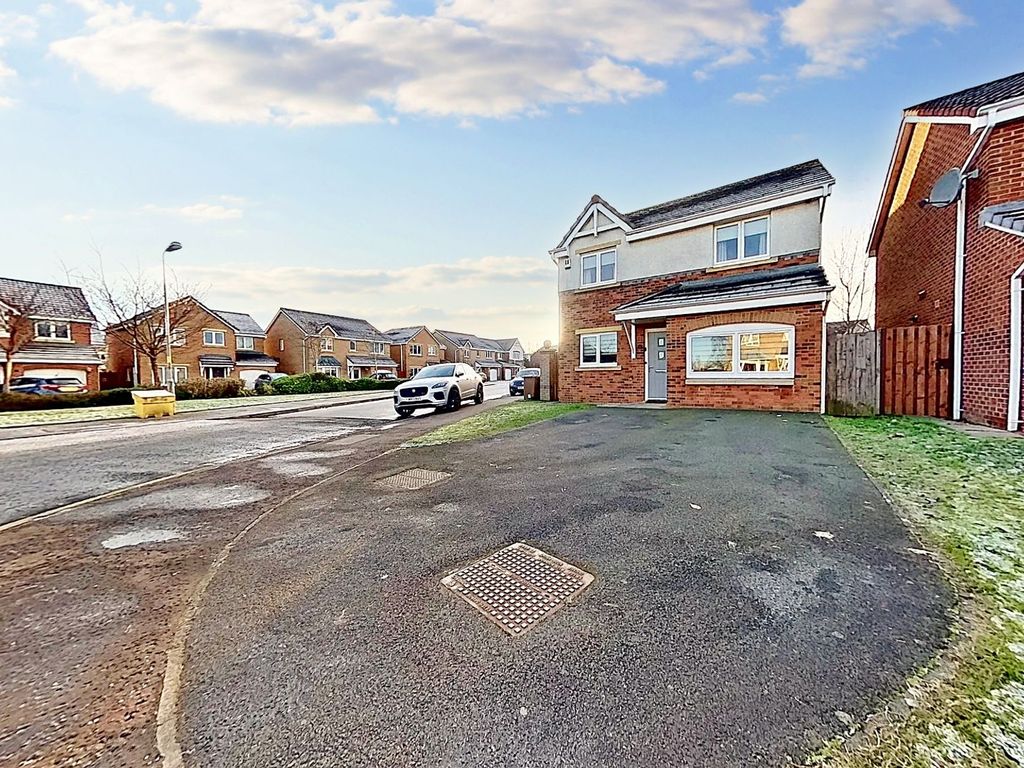 4 bed detached house for sale in West Holmes Place, Broxburn EH52, £260,000