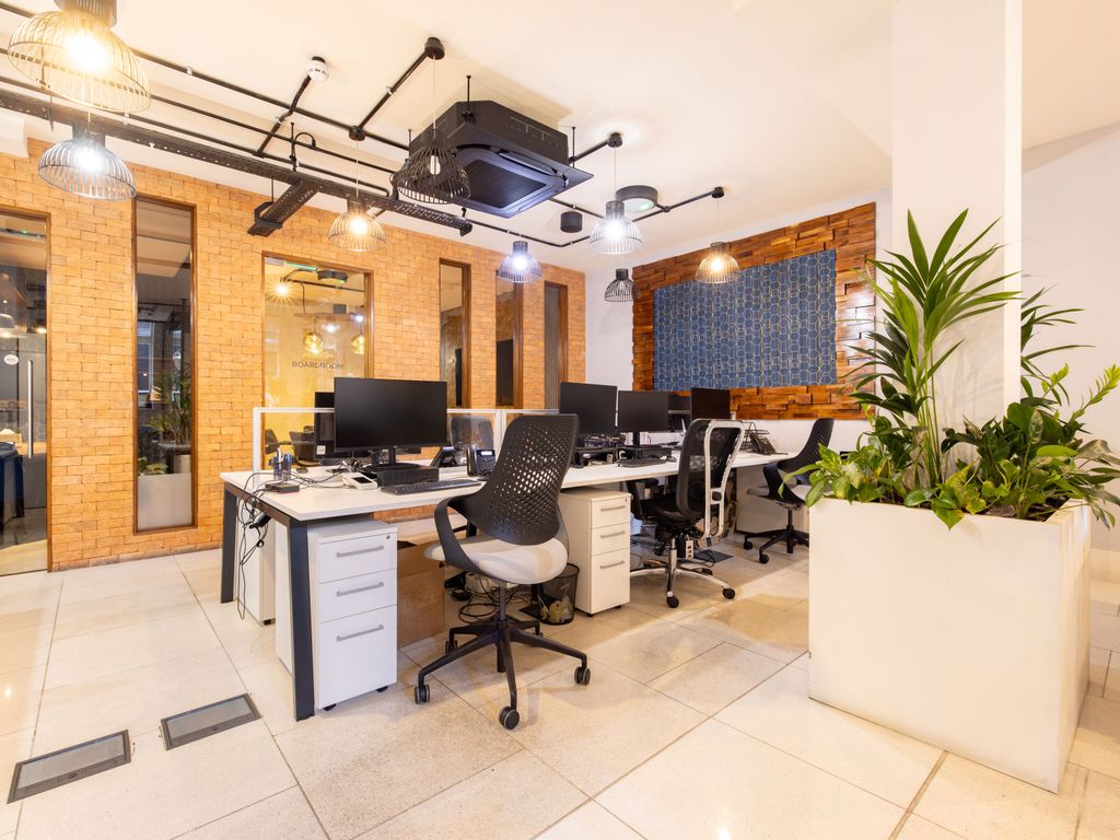 Serviced office to let in Northumberland Avenue, London WC2N, £91,800 pa