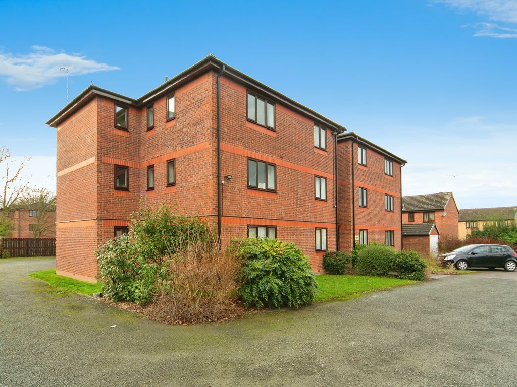 2 bed flat for sale in Haydock Close, Chester, Cheshire CH1, £130,000