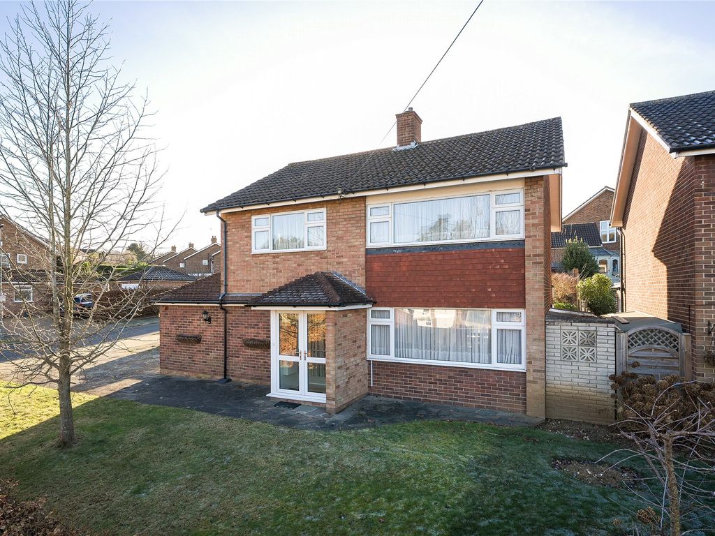 3 bed detached house for sale in The Brackens, Orpington BR6, £700,000