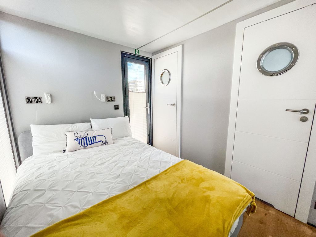1 bed flat for sale in Brighton Marina Village, Brighton BN2, £114,950