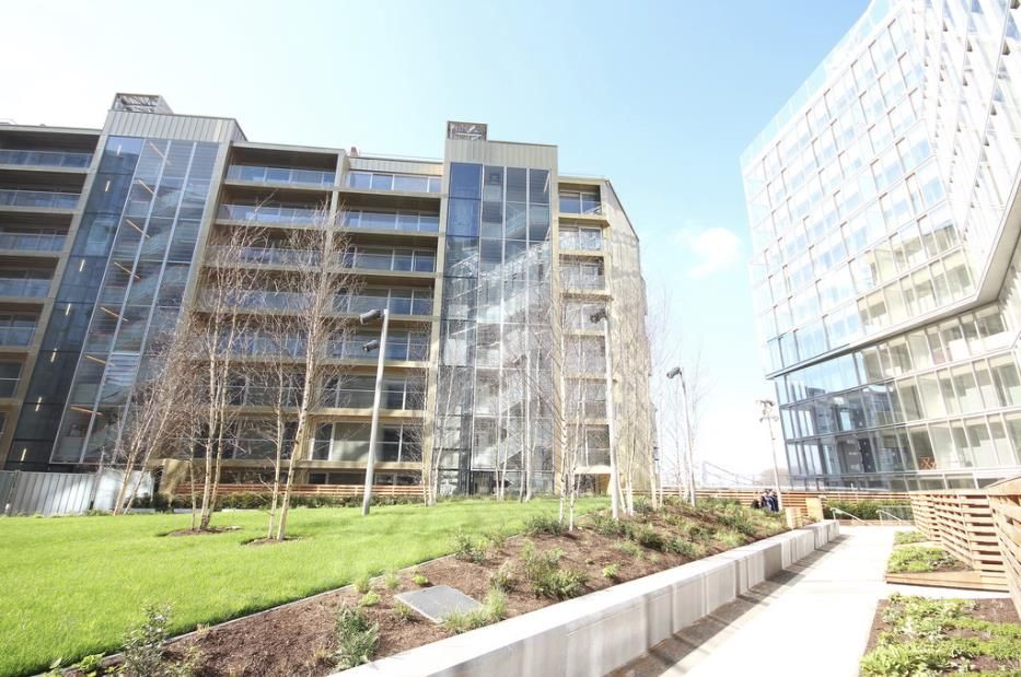 1 bed flat for sale in Faraday House, Aurora Gardens, London SW11, £600,000