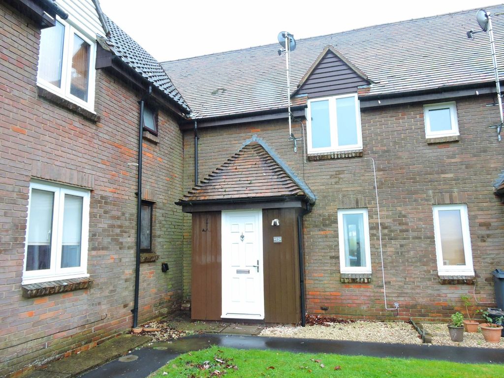 1 bed terraced house for sale in Garnetts Lane, Dunmow CM6, £220,000