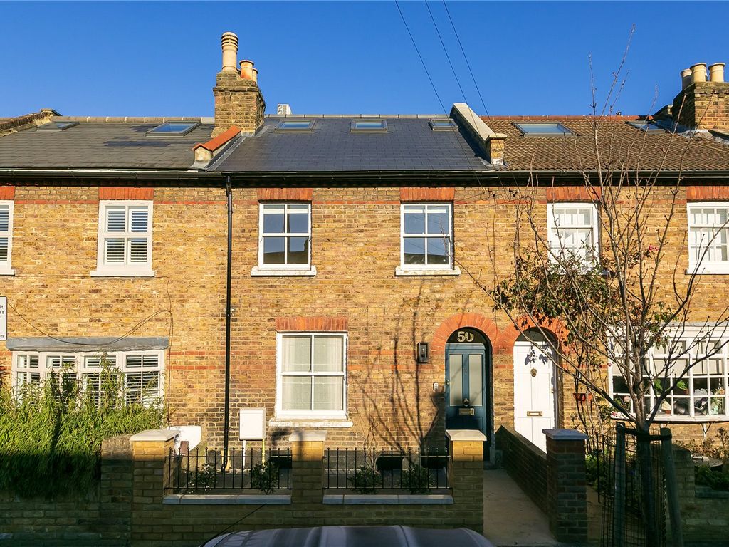 3 bed terraced house to rent in Alexandra Road, Richmond TW9, £4,500 pcm