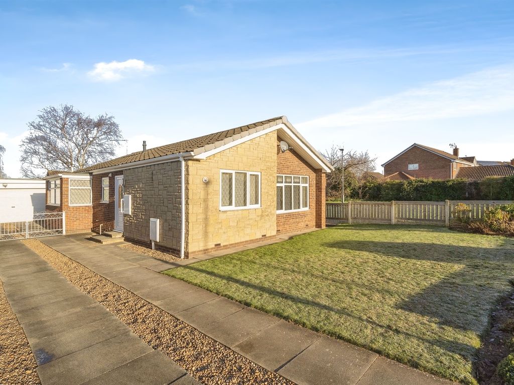 2 bed detached bungalow for sale in Hindburn Close, Bessacarr, Doncaster DN4, £245,000