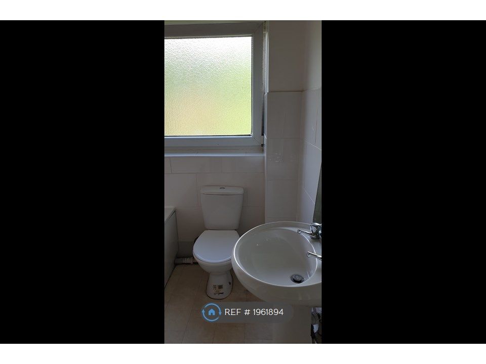Room to rent in Bridgfield Close, Colchester CO4, £450 pcm