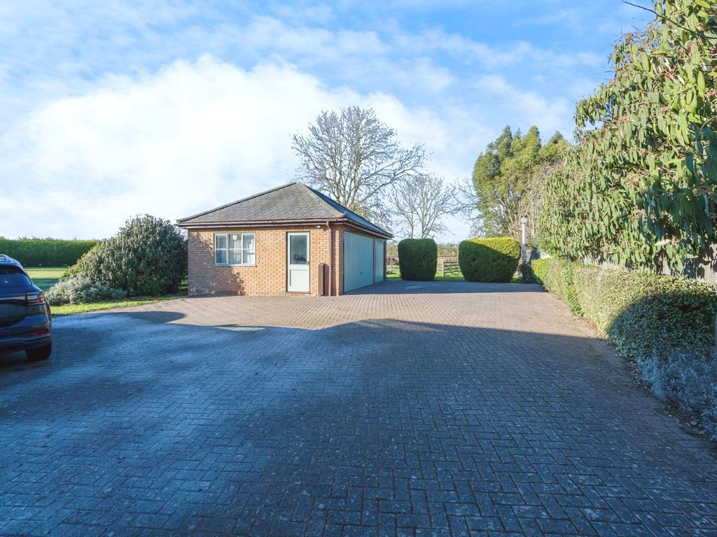 4 bed detached house for sale in Infields Road, Huntingdon PE28, £1,395,000
