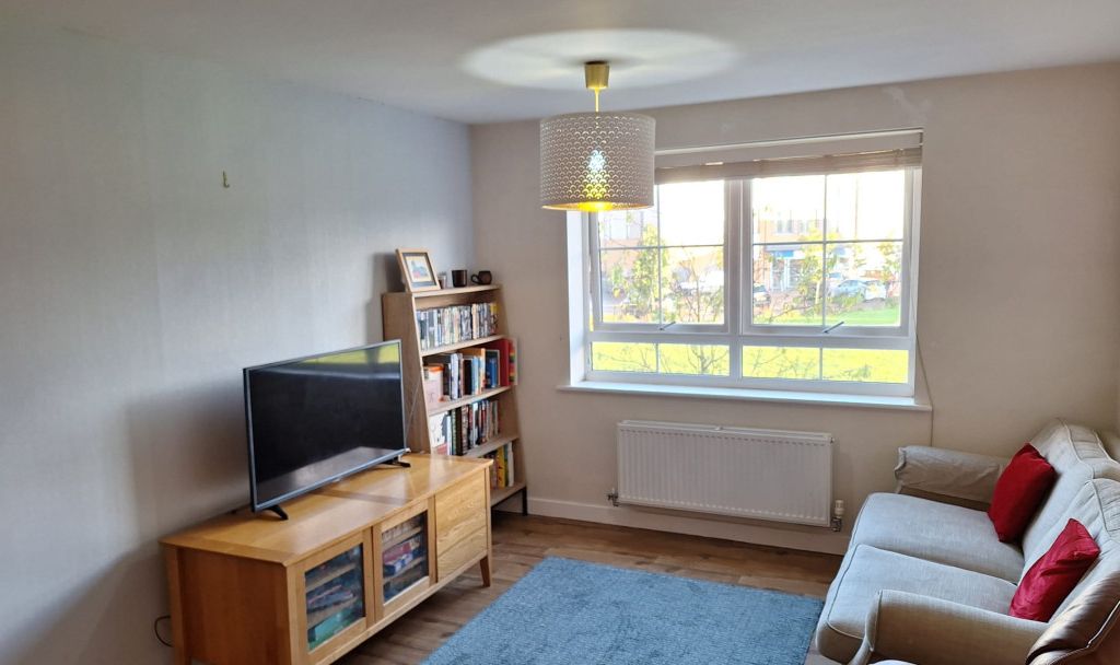 2 bed flat for sale in Charles Arden Close, Southampton SO16, £80,000
