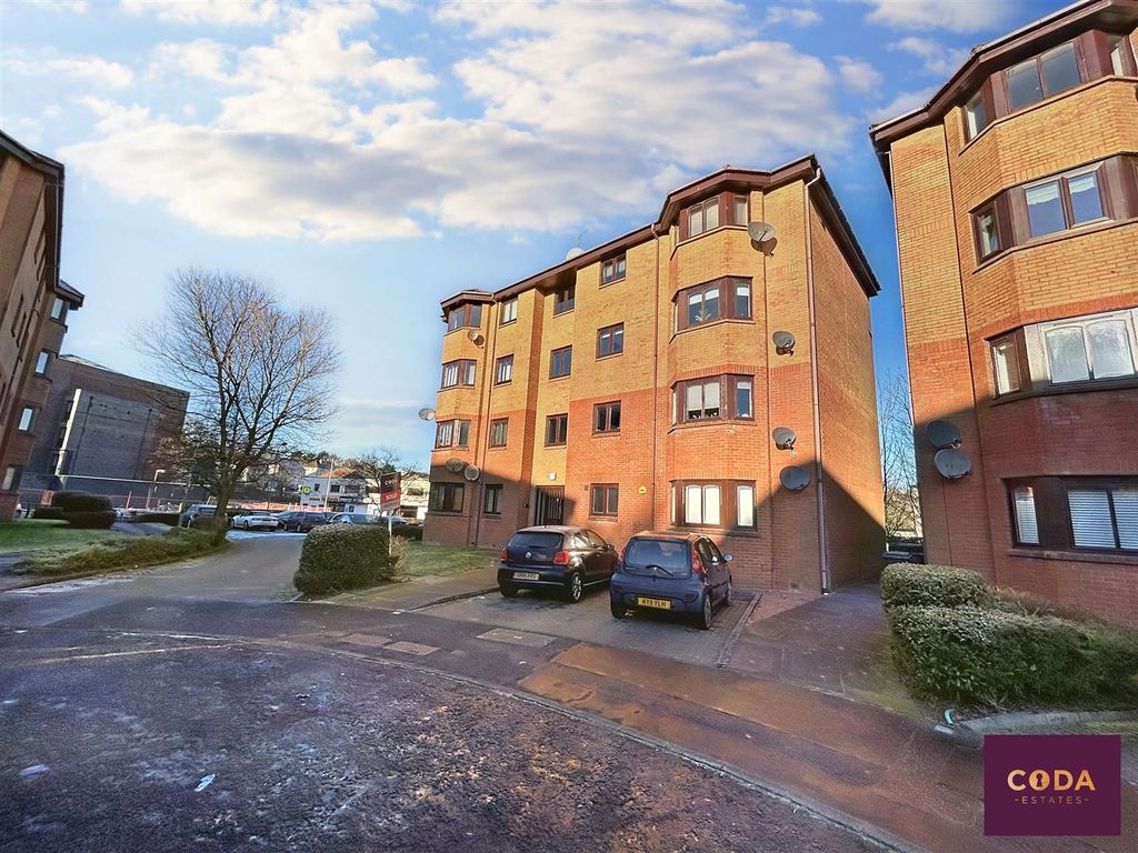 2 bed flat for sale in Lion Bank, Kirkintilloch, Glasgow G66, £120,000