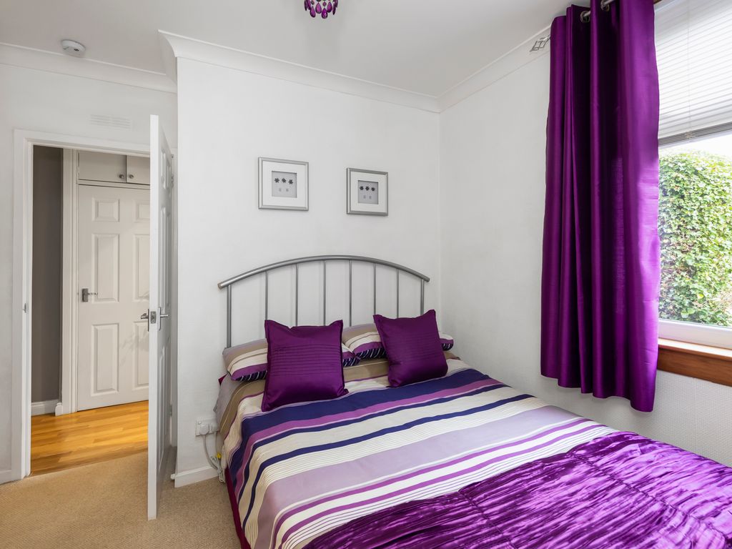2 bed flat for sale in Fraser Gardens, Edinburgh EH5, £200,000