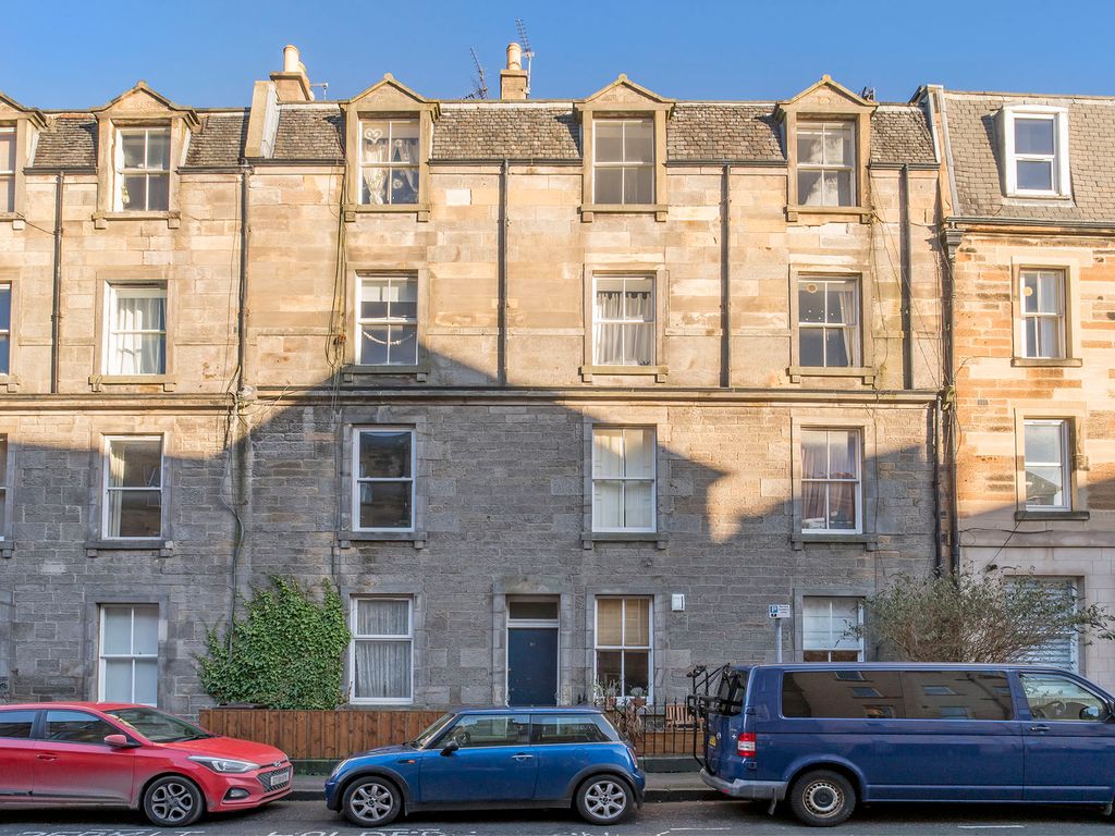 1 bed flat for sale in 27/8 Blackwood Crescent, Newington EH9, £255,000