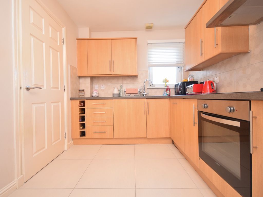 2 bed flat for sale in Muir Street, Larkhall ML9, £80,000