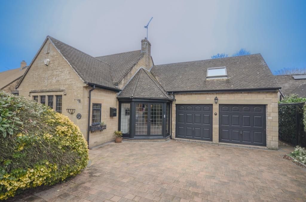 5 bed detached house for sale in Grove Bank, Frenchay, Bristol BS16, £965,000