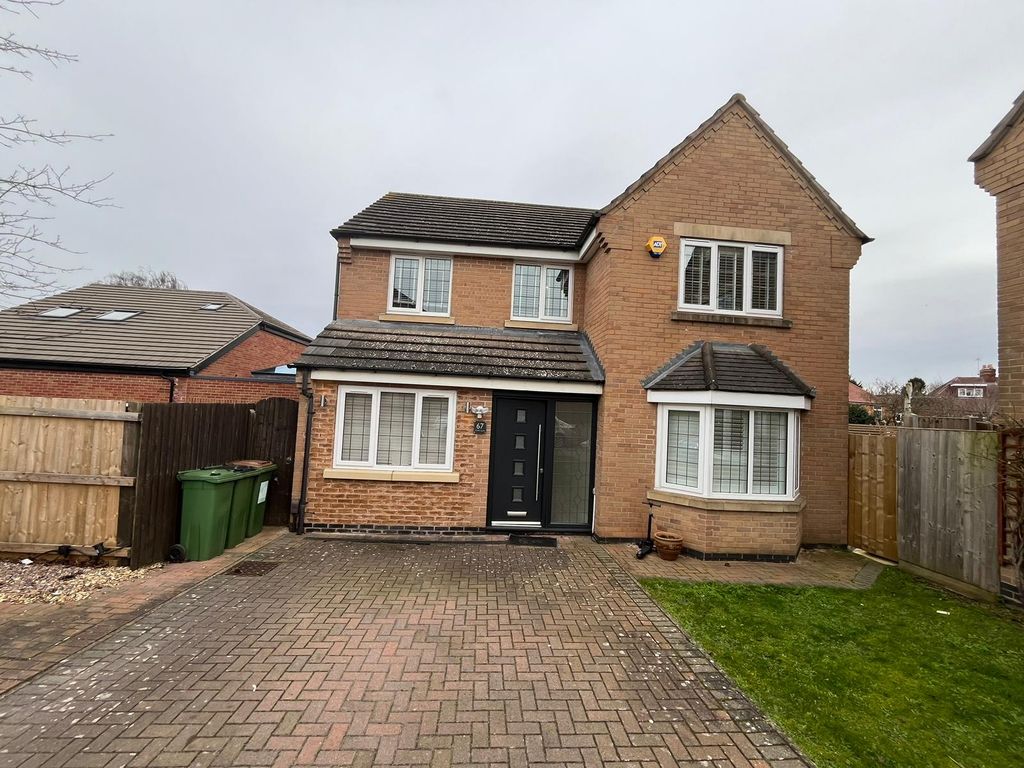 4 bed detached house to rent in Cork Lane, Glen Parva, Leicester LE2, £1,600 pcm