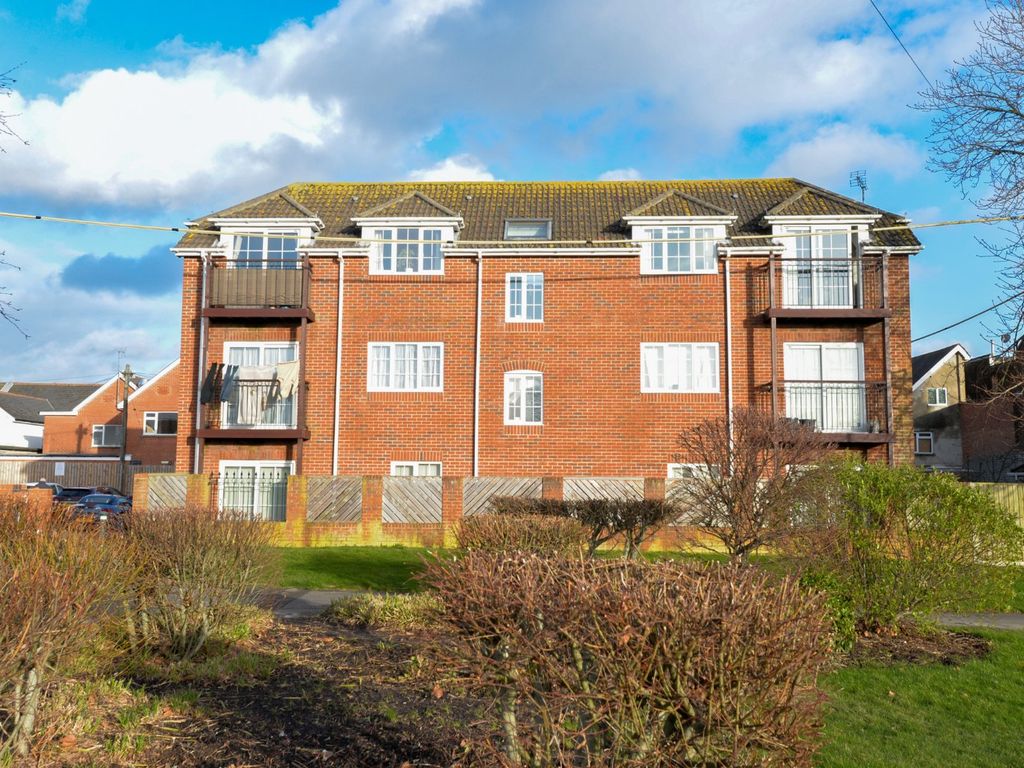 1 bed flat for sale in Parkside Walk, New Milton, Hampshire BH25, £172,500