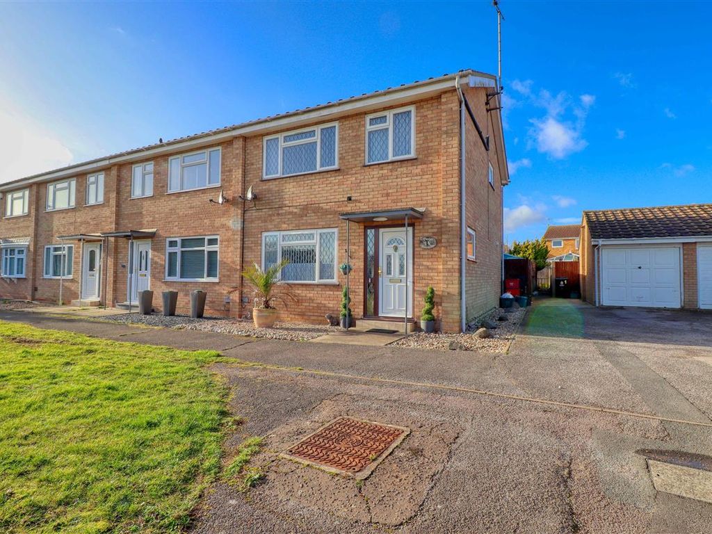 3 bed semi-detached house for sale in Havering Close, Great Clacton, Great Clacton CO15, £255,000