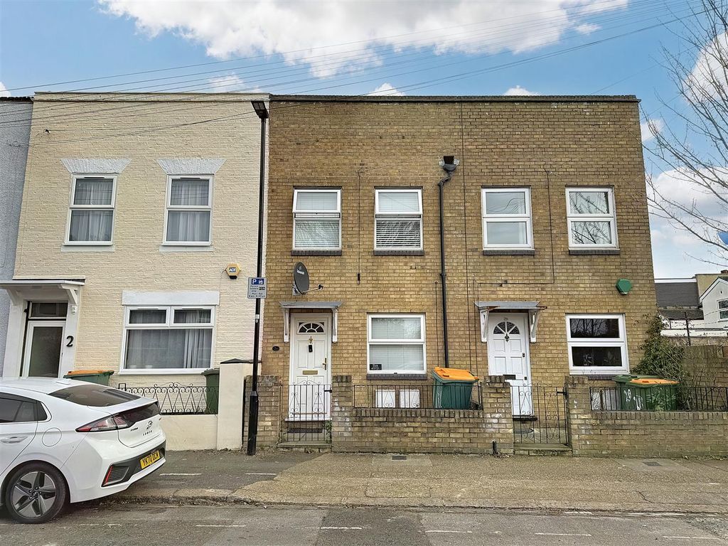 1 bed terraced house for sale in Field Road, London E7, £399,995