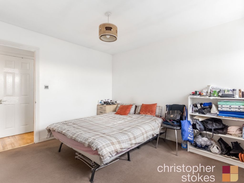2 bed flat for sale in Trinity House, Trinity Lane, Waltham Cross, Hertfordshire EN8, £240,000