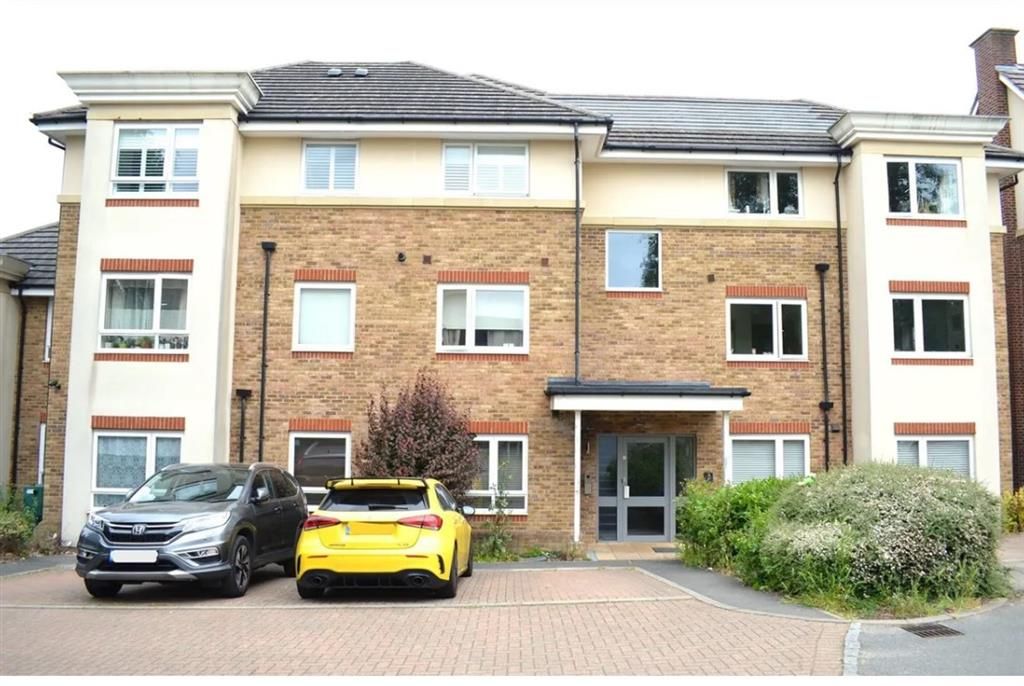 2 bed flat for sale in Dalmeny Way, Epsom, Surrey KT18, £109,500