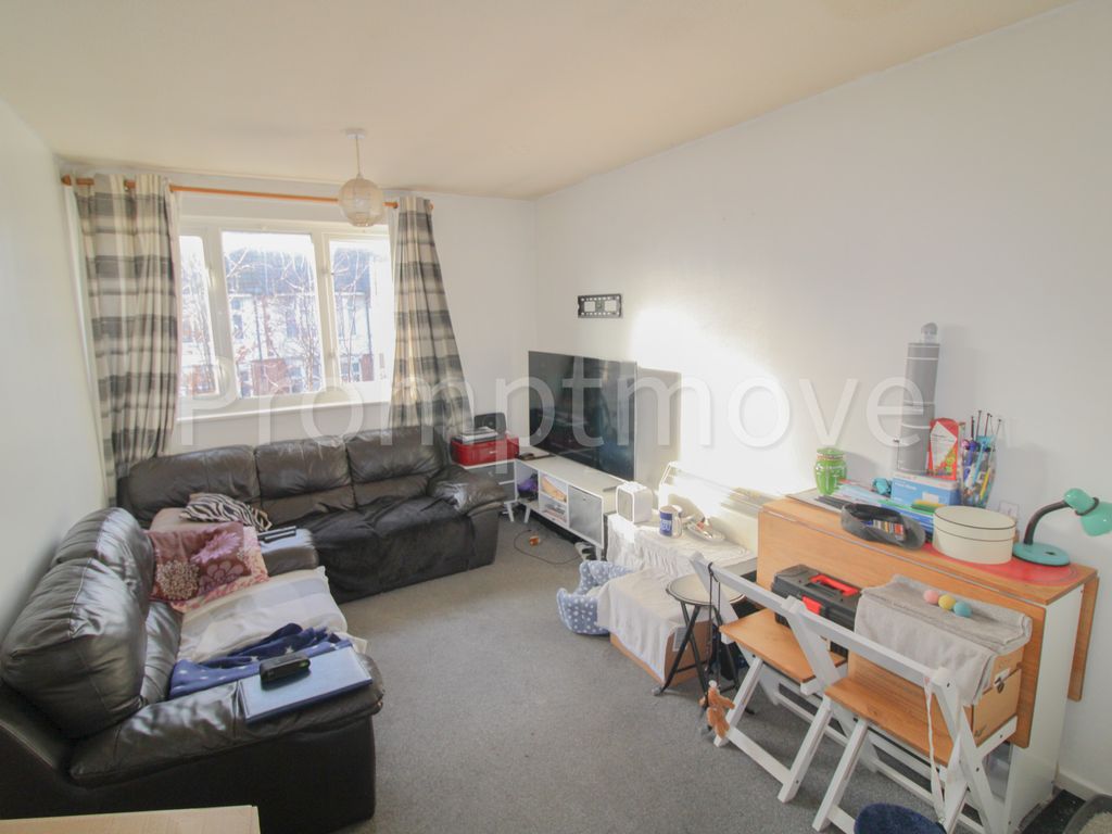 1 bed property for sale in Alder Crescent, Luton LU3, £145,000