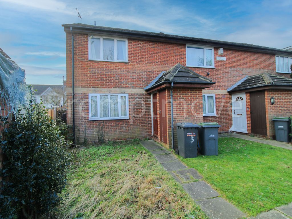1 bed property for sale in Alder Crescent, Luton LU3, £145,000