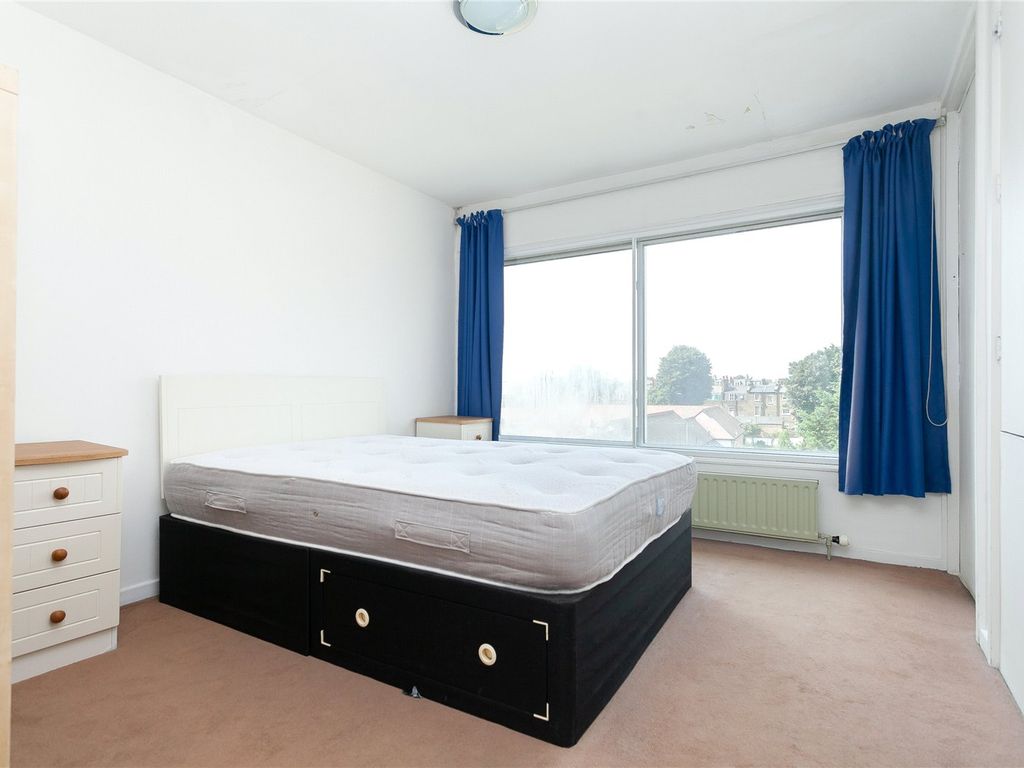 2 bed flat to rent in Upper Street, Islington N1, £2,500 pcm